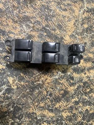 Interruptor de puerta delantero OEM NISSAN PATHFINDER 02 Foto 1 de 3