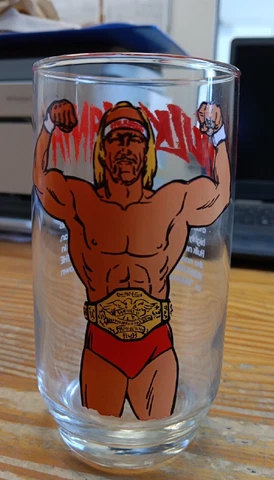 RARE Vintage WWE WWF Hulk Hogan Hulkamania 5" 12 oz. Glass 1985 MINT RARE OOP Cover