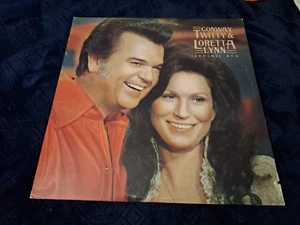 CONWAY TWITTY  &  LORETTA LYNN DYNAMIC DUO VINYL LP 1977 NEAR MINT*FREE SHIPPING - Picture 1 of 4
