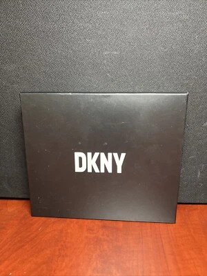 DKNY Women's Casual Phoenix 3 in1 Box Set Classic Wallet Black NWD (1263) - Image 1 of 4