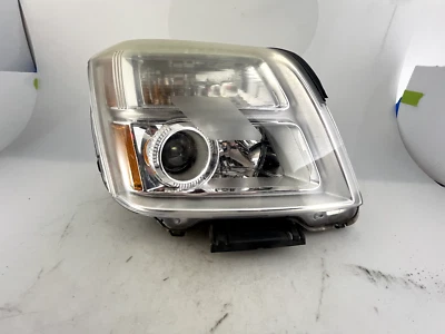 OEM| 2010 - 2015 GMC Terrain Halogen Headlight (Rights/Passenger) - Изображение 1 из 4