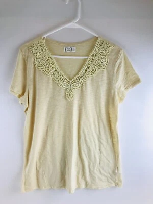 Camisa Maurices 24/7 para mujer talla L amarilla cuello en V manga corta bordada Top Foto 1 de 4