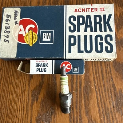 AC Delco R45T Spark Plugs Acniter II Qty 8 GM General Motors NOS 5613875/5613356 - Image 1 of 4
