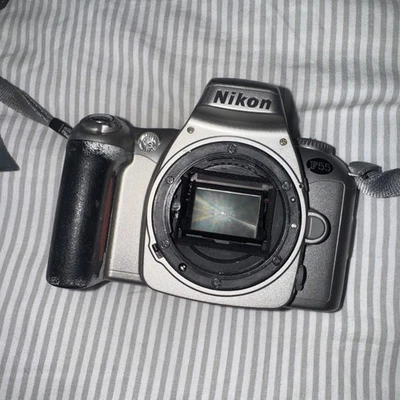 Nikon F55 35mm SLR Film Camera Body - Image 1 of 4