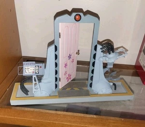 WDCC Monsters Inc. "Boo's Door Station" Figur Neu mit Box & Coa - Bild 1 von 16