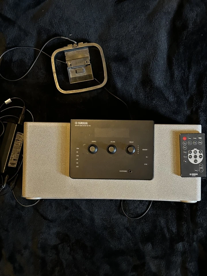 Yamaha TSX-B141 Gold Desktop Clock Audio CD USB Radio Bluetooth (Ships from USA) - Image 1 of 1