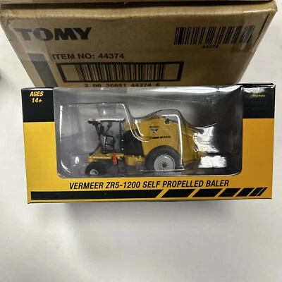 SpecCast Vermeer ZR5 1:64 Die-cast Self-Propelled Baler VMR004 - Image 1 of 2
