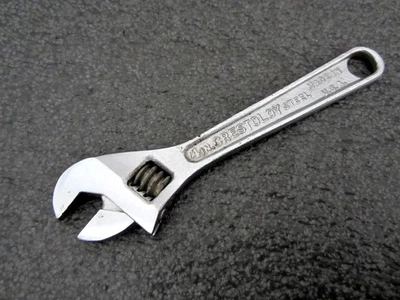 Llave Ajustable Crestoloy Media Luna Vintage 4" Hecha en EE. UU. Foto 1 de 4