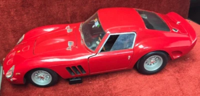 Revell 1/12th Metal Diecast Ferrari 250 GTO with Stand - Image 1 of 4