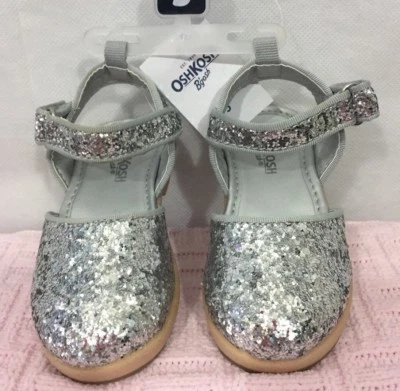 Zuecos Oshkosh talla 5 plateados brillantes con correa para el tobillo plateados nuevos con etiquetas Foto 1 de 4