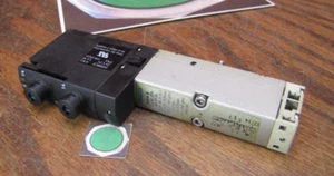 Festo VSVA-B-P53U-ZD-A2-1T1L Solenoid Valve 5/3 Pressurized 24V DC 539186 - Used - Picture 1 of 7