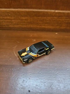 Vintage Hot Wheels Flying Colors 1974 Gold GHO Black Ford Torino Stocker - Picture 1 of 2