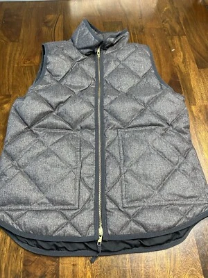 Colete acolchoado feminino J CREW cinza com zíper completo preenchido tamanho pequeno - Imagem 1 de 4