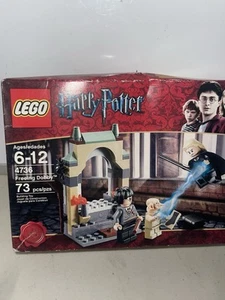 LEGO Harry Potter Freeing Dobby 4736 Nuovo Sigillato Scatola Calzino Malfoy Box Ha Usura - Foto 1 di 5