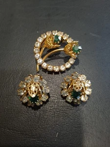 Vintage Gold White Green Rhinestone Flower Brooch Earrings Set Retro Jewelry Set - Picture 1 of 3