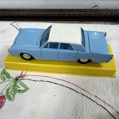 Dinky Toys Lincoln Continental Die Cast Car años 60 Foto 1 de 4