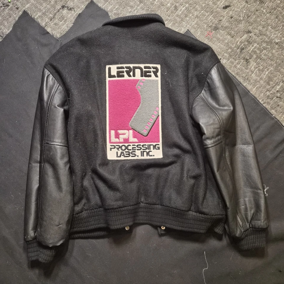 Chaqueta Universitaria Fotografía Cinematográfica Vintage Talla L Hecha en EE. UU. Foto 1 de 4