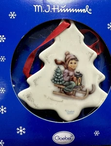 Goebel M.I. Hummel Porzellan Weihnachtsbaum Fahrt #1544 Ornament 1999 Kostenloser Versand - Bild 1 von 3