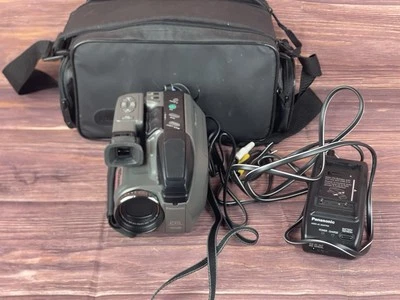 Panasonic PV-L501D Palmcorder Palmsight VHS-C Camcorder Video Camera  - Image 1 of 4