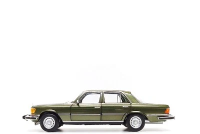 Mercedes-Benz 350 SE (W116) Norev 1:18 versión EE. UU. en verde ciprés metálico Foto 1 de 4