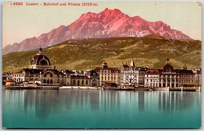 Postal Bahnhof und Pilatus Lucerna Suiza Edificios y Montañas Foto 1 de 2