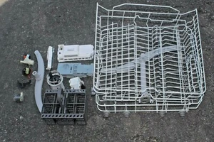 HOTPOINT LFT114 DISHWASHER BROKEN FOR INDIVIDUAL PARTS:SEE DESCRIPTION SECT - Picture 1 of 3