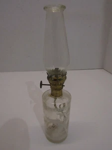 OLD SMALL AMERICAN EAGLE GLASS KEROSENE LANTERN LAMP LIGHT  - Picture 1 of 3