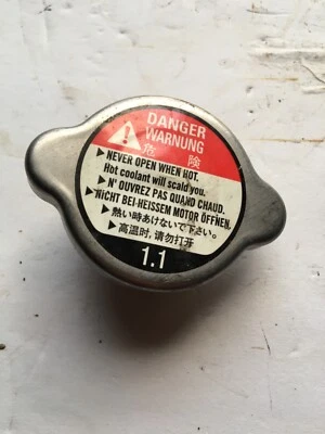 06-07 Tapa de llenado de tapa de radiador Honda CBR1000rr Foto 1 de 2