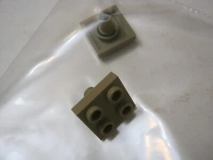 Lego Lot Of 2 Dark Tan 2x2 Plates With Single Bottom Axle Pin, 2476 (028-311) - Picture 1 of 1