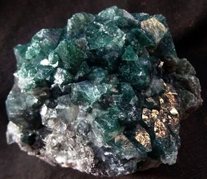 MARSHY GREEN APOPHYLLITE CRYSTALS ON MATRIX MINERALS SPECIMENS - Picture 1 of 4