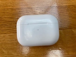 AirPods Pro 2nd Generation MagSafe Charging Case USB-C A2968 CASE ONLY. - Zdjęcie 1 z 10