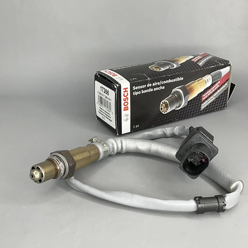 BOSCH GENUINE OXYGEN SENSOR For 2008-2017 Audi A3 VW CC Eos Jetta Passat 17266 - Image 1 of 4