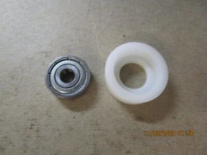 RODILLO VERTICAL HOBART CON RODAMIENTO PARA MODELOS 1612E,1712E,1812,1912  - Imagen 1 de 1