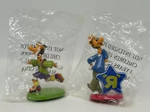 Toys "R" Us Geoffrey Stand Next to "R" Logo Miniature 2001 Display Figure *NEW* - Picture 1 of 7