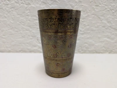 Vintage latón H.K. Vasos Lassi grabados de 4 1/2 pulgadas hechos en la India Foto 1 de 4