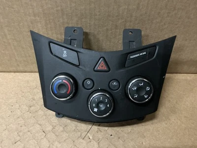 2016 CHEVROLET TRAX AC HEATER CLIMATE TEMPERATURE CONTROL SWITCH OEM 42351887 - Image 1 of 4