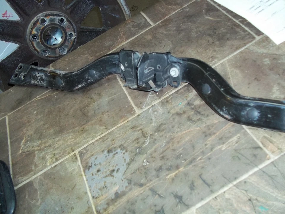 Jeep Patriot Compass 2007-2010 2,4 L barra de amarre superior capó pestillo liberación conjunto Foto 1 de 4