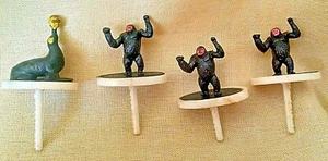 JUEGO DE 3 PEDESTALES DE SELLO DE GORILA PEDESTAL CIRCO ANIMAL PLÁSTICO 1 1/2". - Imagen 1 de 2