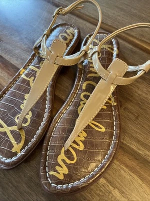 Sandalias de tanga Sam Edelman Gigi charol, talla 7,5 Foto 1 de 3