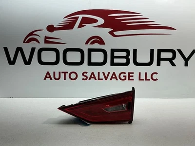 Luz trasera de pasajero AUDI A3 2015-2016 sedán montada en tapa incandescente 473319 Foto 1 de 4