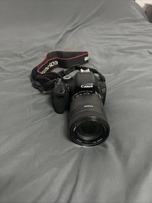 Zubehörpaket: Canon DSLR Set – 18–135mm + 50mm f/1.8 +Tasche +Stativ +Reflektor - Bild 1 von 4