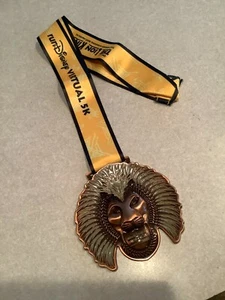 2021 RunDISNEY LION KING Virtual 5K Lanyard - Award Winning Best Musical Mask 32 - Bild 1 von 1