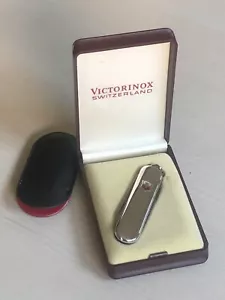 COLTELLO RARO VINTAGA DA COLLEZIONE VICTORINOX IN ARGENTO - Foto 1 di 7