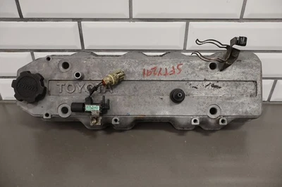 Tampa da válvula Toyota Celica 2.4L 22REC 1985 - Imagem 1 de 4