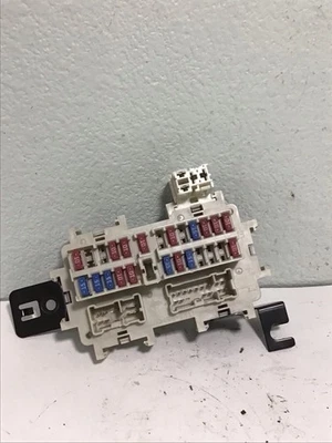 OEM Cabin Fuse Box Relay Circuit Block Under Dash 2002–2006 Nissan Altima - Image 1 of 4