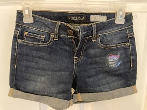 Six Pcs. Teen clothing, girls-3 pair Hollister Jeans, 3 pair Shorts - Sz 000 - 0 - Picture 1 of 16
