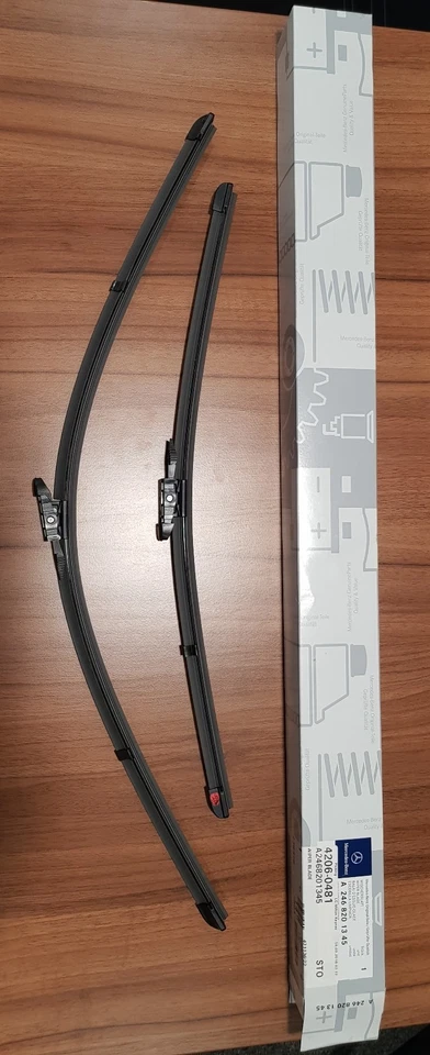 GENUINE MERCEDES BENZ B CLASS W246 WIPER BLADES A2468201345 - Image 1 of 1