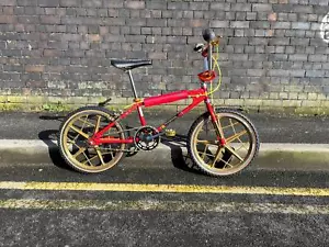 Mongoose 1981 Motomag Custom Old School BMX Bike Red / Gold - Imagen 1 de 10