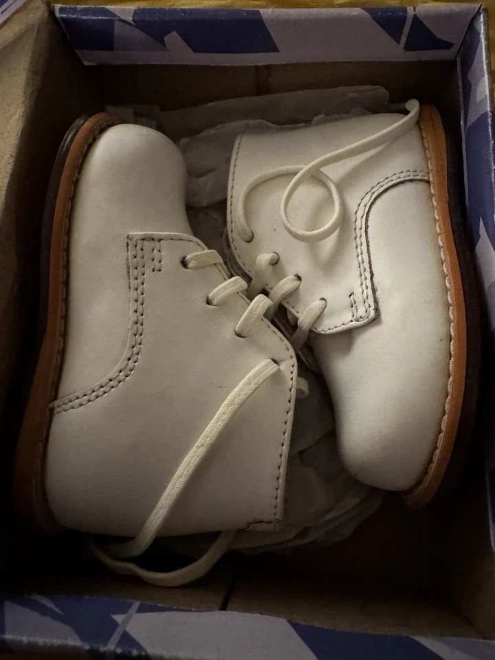 NUEVO En Caja Josmo Infante Niño Pequeño Blanco Oxford Zapatos para Caminar Talla 3 EEE NUEVO EN CAJA Foto 1 de 4