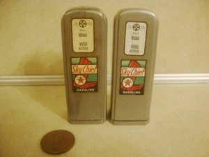 Vintage Werbung Gaspumpe Salz Pfefferstreuer Grabstein SKY CHIEF Küster Garage - Bild 1 von 6